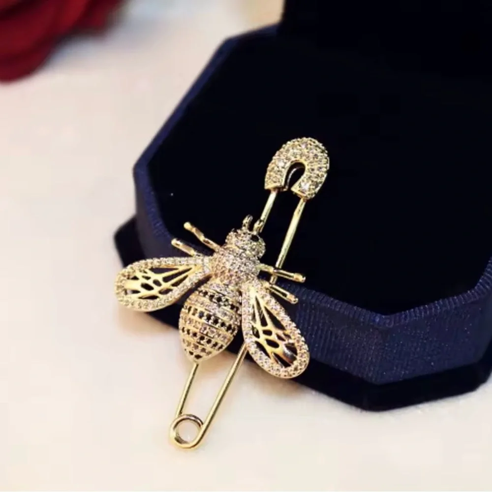 Gold Crystal Bee Brooch Pin - Picture 1 of 3